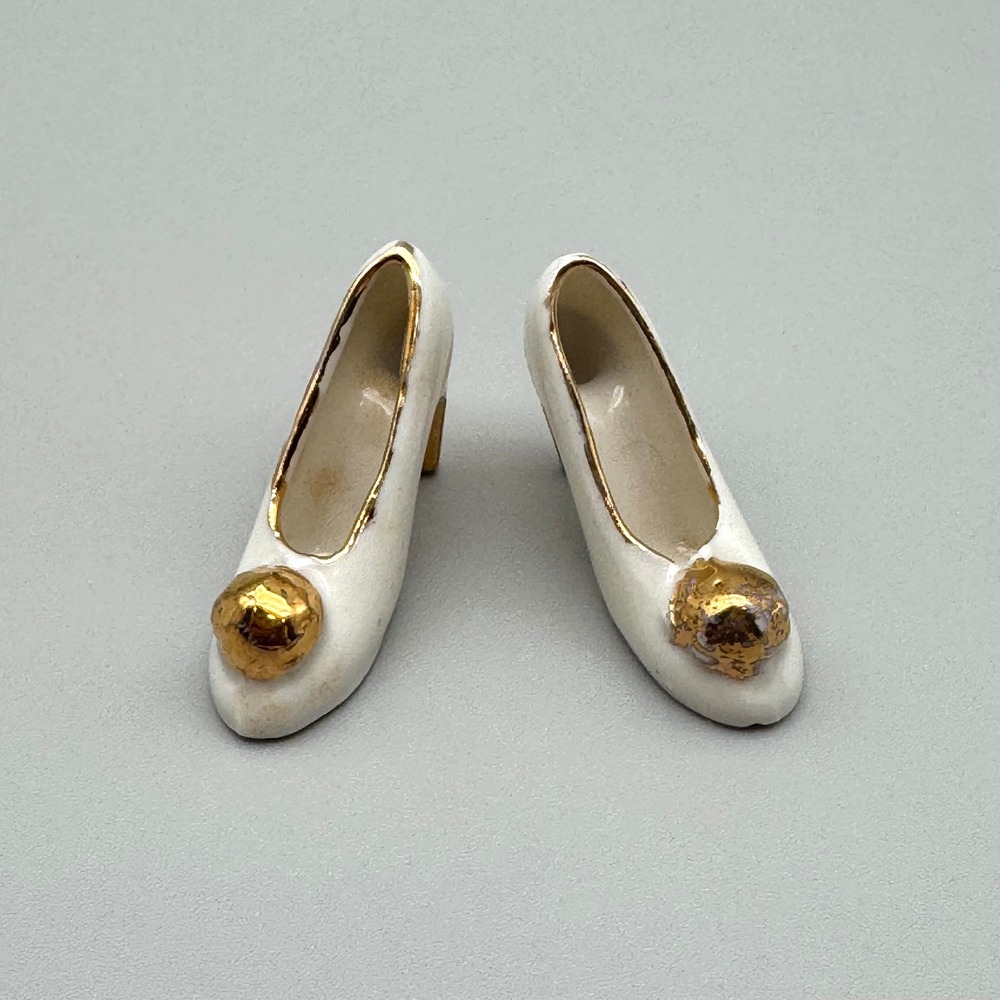 Hand Painted Miniature Porcelain High Heeled Shoes Mount Vernon Virginia Pair